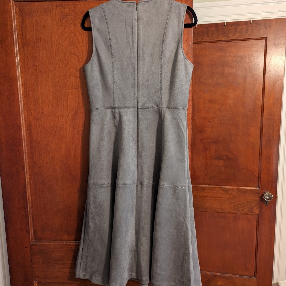Dress - Picture 2 of 3